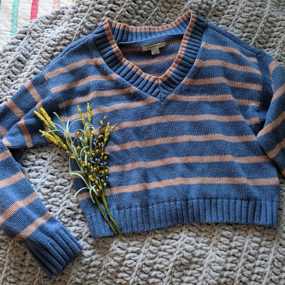 American Eagle Sweater